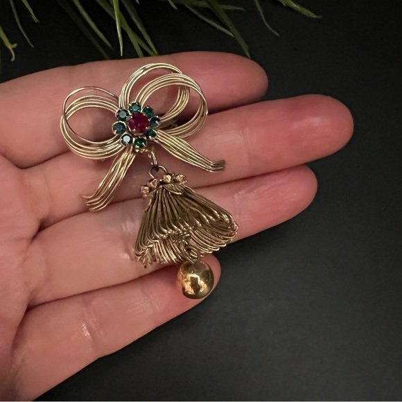 Vintage Christmas Holiday Bow Bell Rhinestone Brooch Gold-tone Dangler Pin - Picture 6 of 8